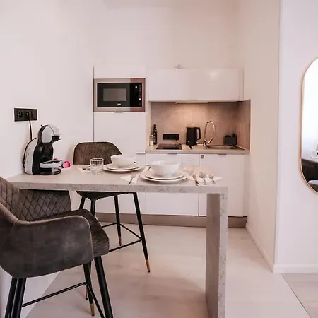 Stylish Central Retreat With A Vintage Twist * Prága